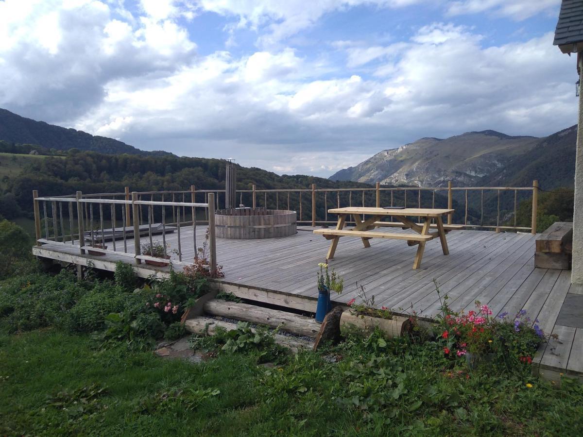 Le Panoramique Villa Campan Luaran gambar