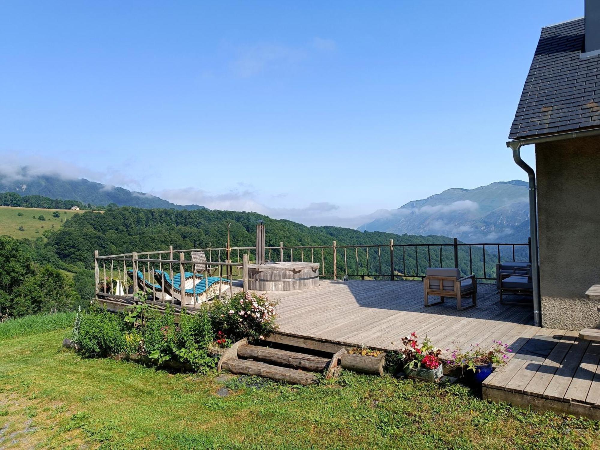 Le Panoramique Villa Campan Luaran gambar