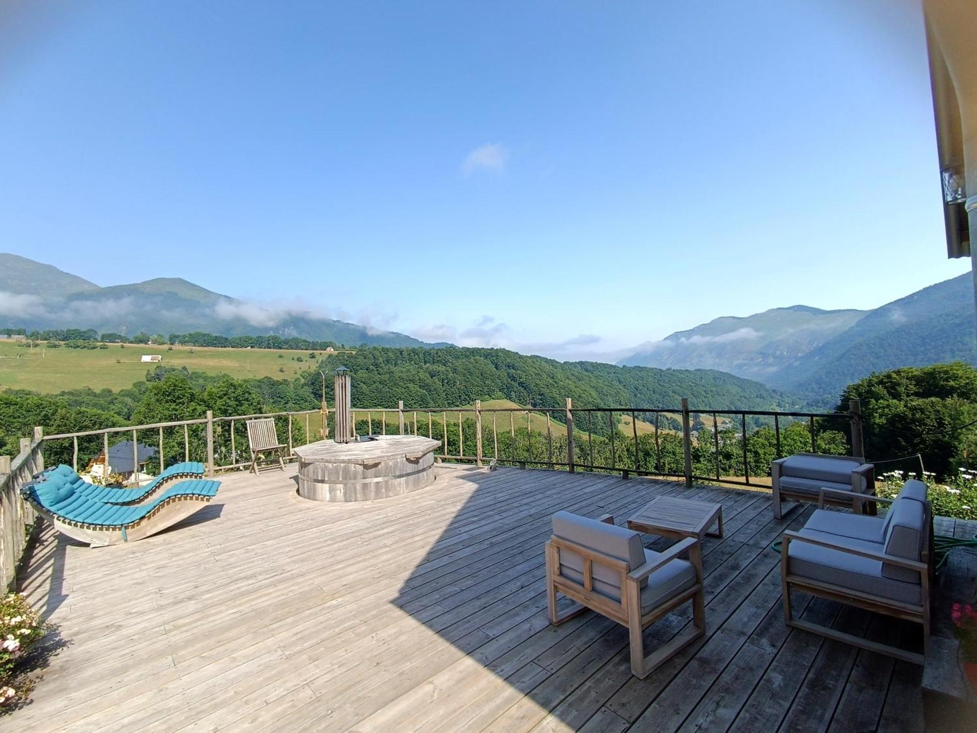 Le Panoramique Villa Campan Luaran gambar